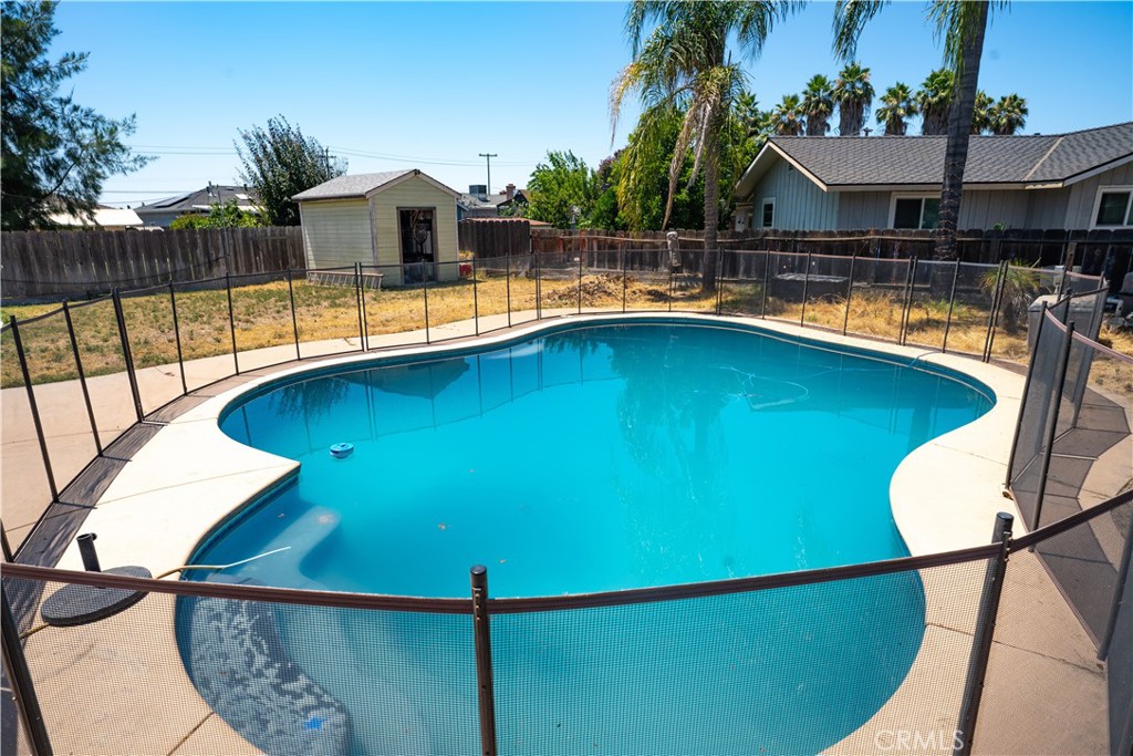 1971 6th St, Atwater, CA 95301