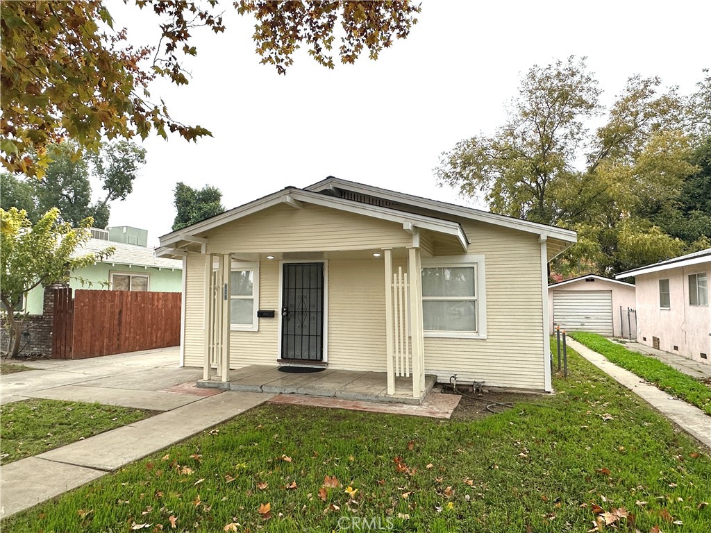 828 W 23rd St, Merced, CA 95340
