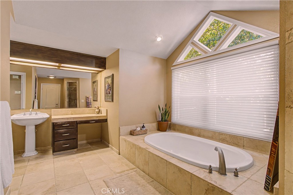 1605 Ridge, Merced, CA 95340