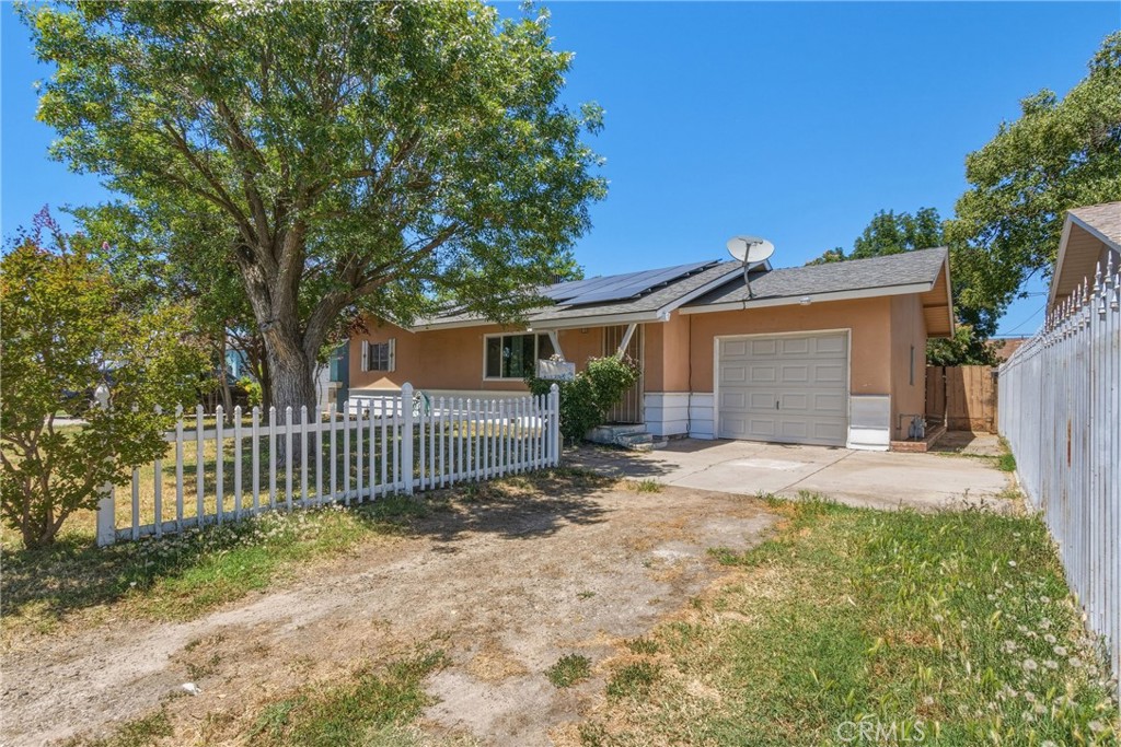 6812 Helton, Winton, CA 95388