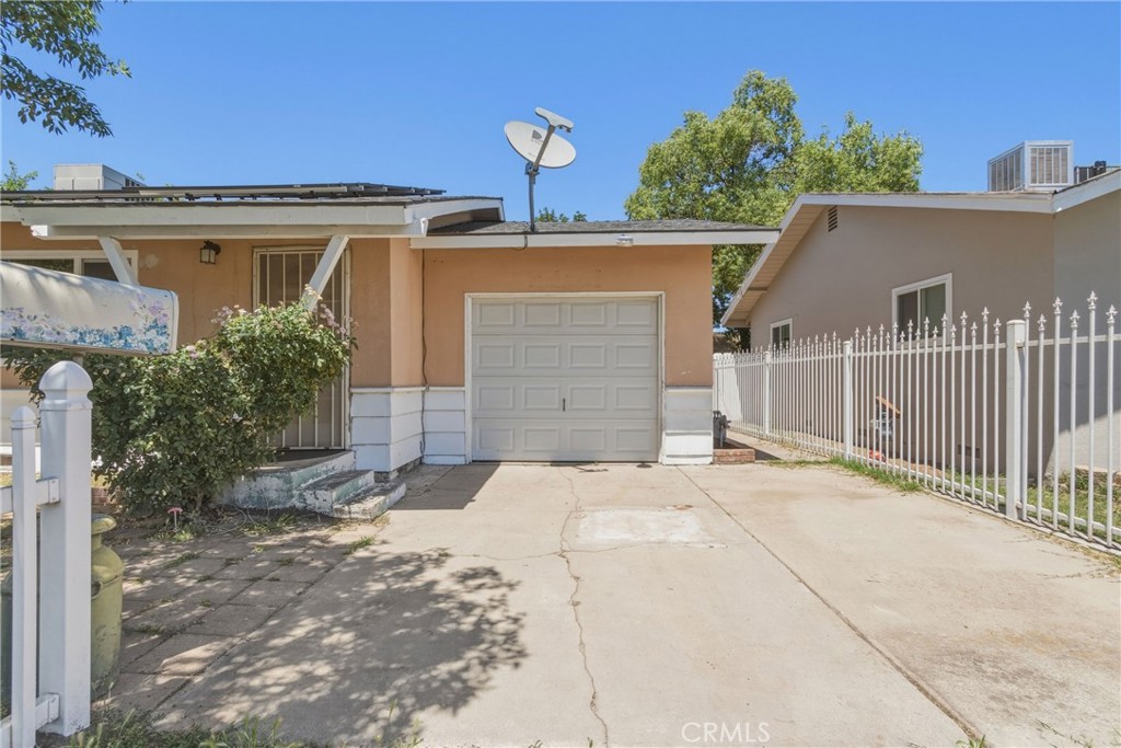 6812 Helton, Winton, CA 95388
