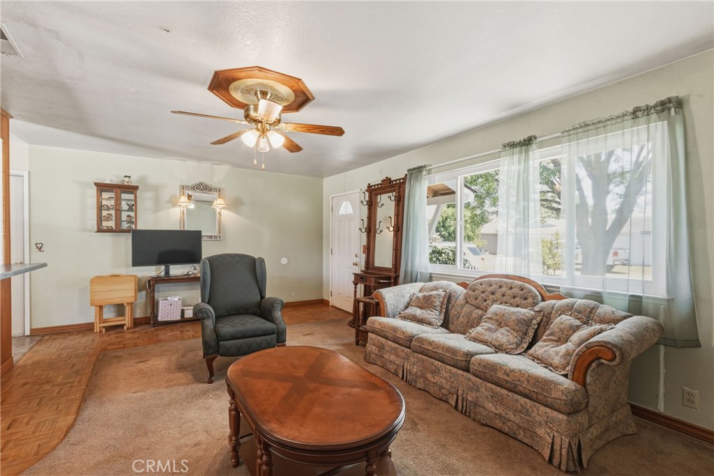 6812 Helton, Winton, CA 95388