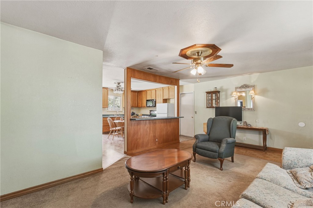 6812 Helton, Winton, CA 95388
