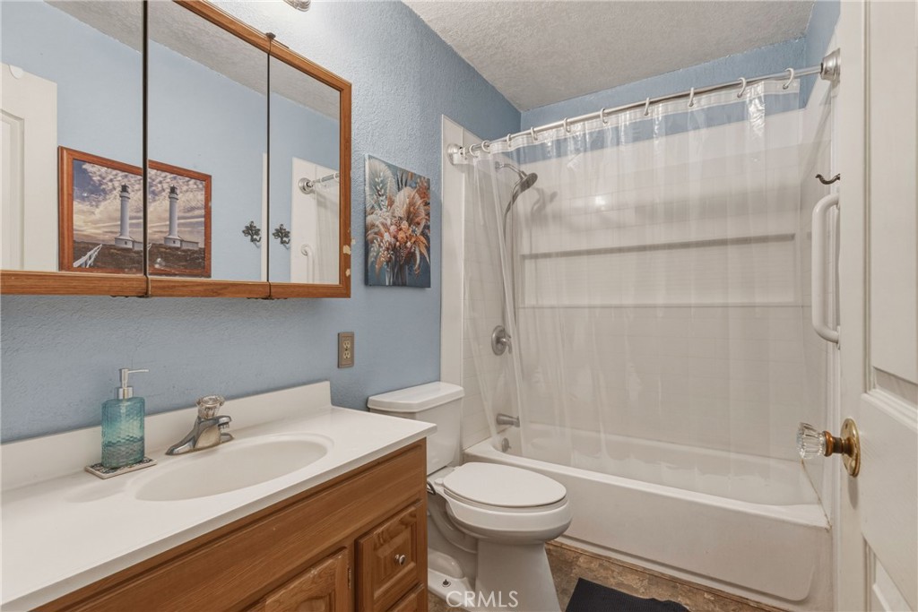 6812 Helton, Winton, CA 95388