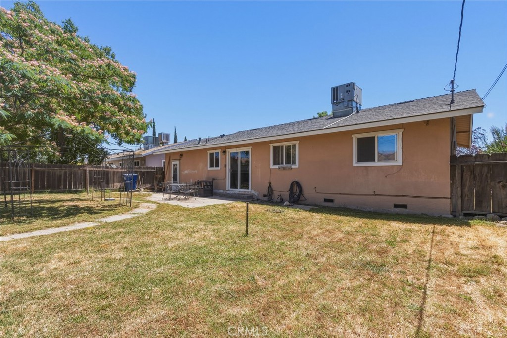 6812 Helton, Winton, CA 95388